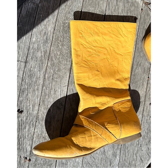 Size 8M-MIA brand well loved mustard color boots. Leather upper 💛See photos - Picture 4 of 8